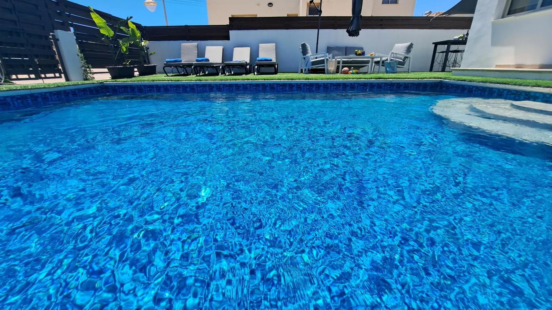 Serenity Pearl Villa At The Sea プロタラス